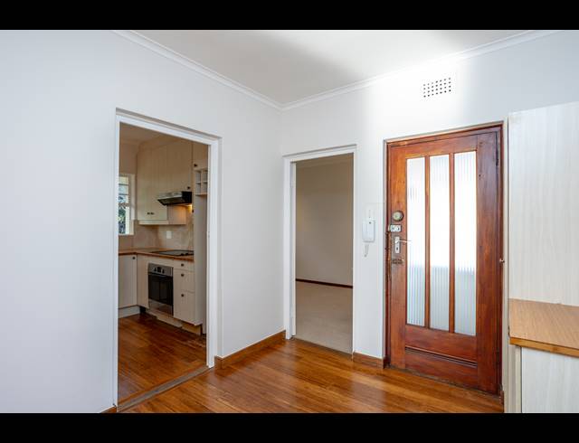 2 BEDROOM APARTMENT TO LET IN NEWLANDS
